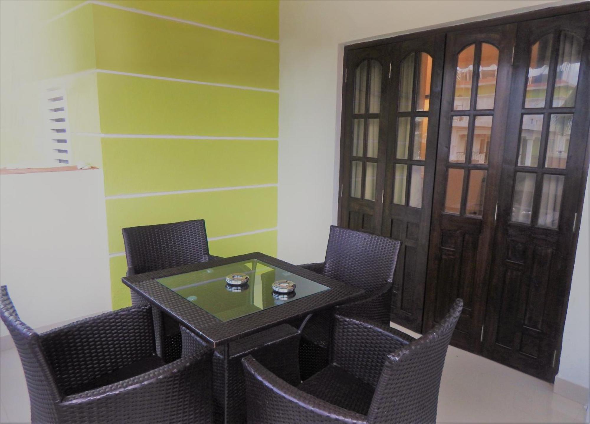 Monarch Palms Apartments, Candolim Goa Buitenkant foto