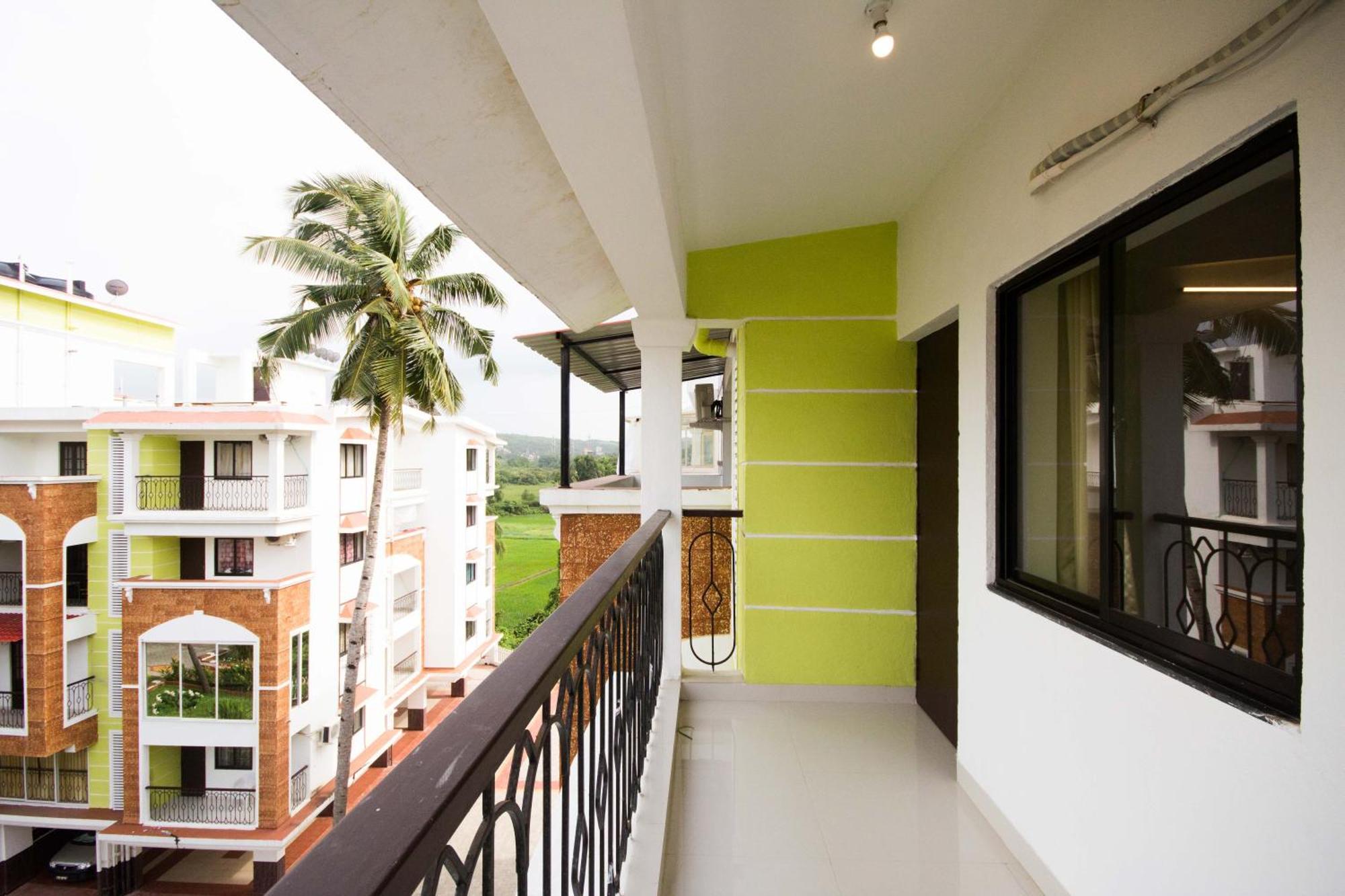 Monarch Palms Apartments, Candolim Goa Buitenkant foto
