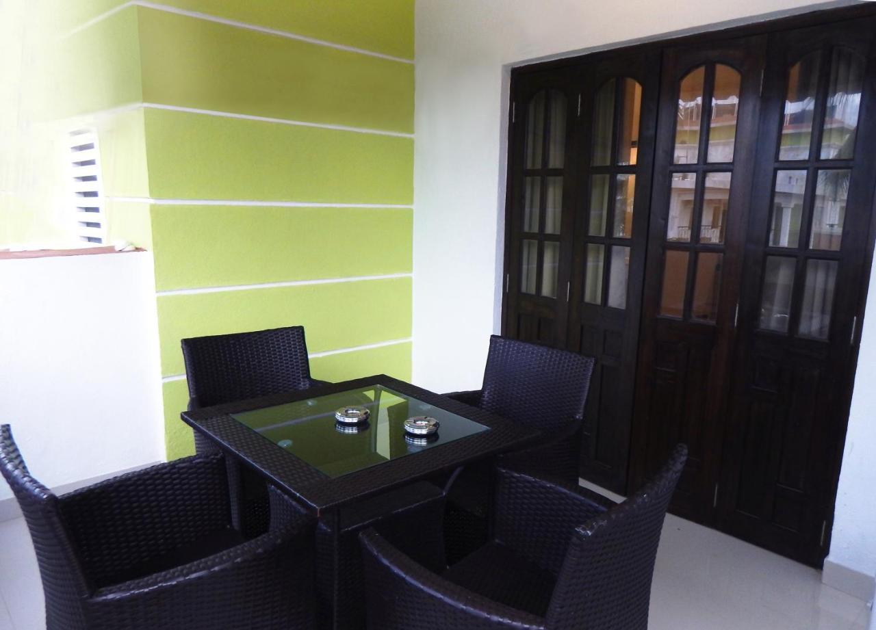 Monarch Palms Apartments, Candolim Goa Buitenkant foto